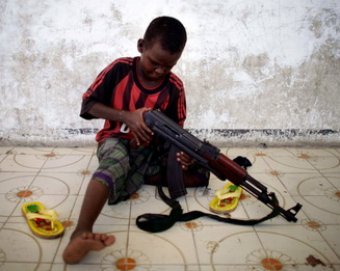 Радио Сомали провело викторину на знание Корана среди детей, разыграв АК-47 и ручные гранаты