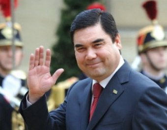Президент Туркмении час просидел в сломанном лифте своего нового дворца