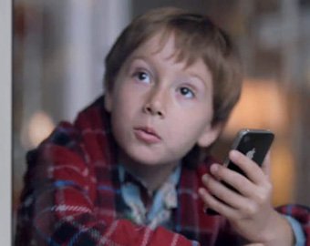 Голосовой помощник на iPhone 4S обматерил 12-летнего мальчика в магазине