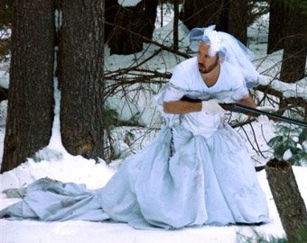 Американец предложил 101 способ использования свадебного платья