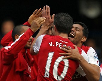 Вратарь «Арсенала» поцеловал ногу Ван Перси