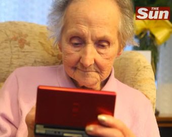 Долгожительница уверена, ее секрет — компьютерные игры