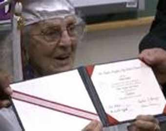 97-летняя американка получила диплом об окончании школы