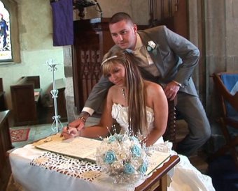 Невеста симулировала рак, собирая деньги на свадьбу