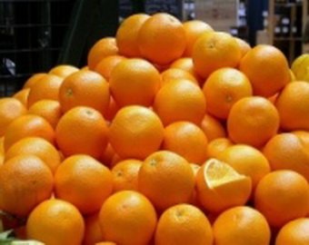 В Ижевске горожане за несколько минут растащили две тонны апельсинов
