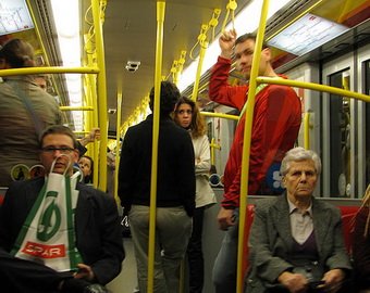 В Венском метро ищут голую пассажирку