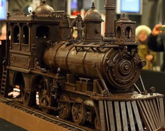 В Бельгии показали самый длинный в мире поезд из шоколада