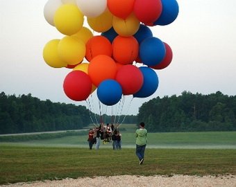 Американец намерен перелететь Атлантический океан на воздушных шарах