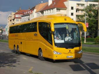 Водитель автобуса вернул пенсионерке забытые ею 390 тысяч евро