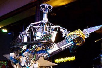 Выступление рок-группы роботов стало хитом интернета