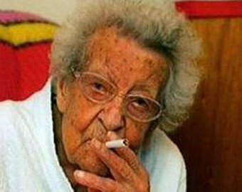102-летняя британка решилась бросить курить за две недели до дня рождения