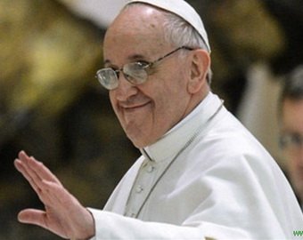 Папа Франциск позвонил в Ватикан и попал на оператора: "Папа Римский? Ага, а я Наполеон"