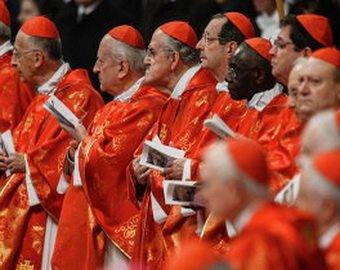 Священников Ватикана застали за скачиванием порно