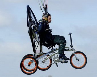 Британцы изобрели летающий велосипед для офисных сотрудников