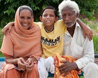 В Индии признали божеством мальчика с хвостом