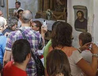 Испорченная горе-реставратором фреска принесла церкви 50 тысяч евро