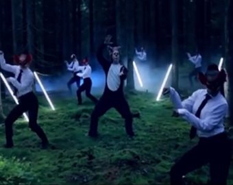 На смену Gangnam Style пришла норвежская песня про лисичку