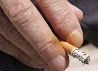 Курильщик нашел оригинальный способ избавления от вредной привычки