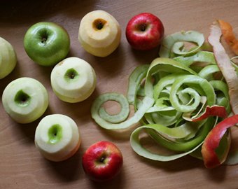 Повар изобрел сверхбыстрый способ очистки яблок