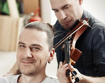 Музыкант сыграл на скрипке c человеческими волосами вместо струн