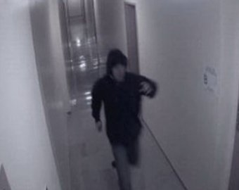Камеры впервые зафиксировали нападение призрака на человека