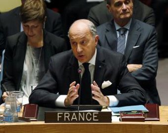 Глава МИД Франции заснул во время переговоров