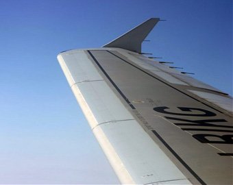 Пассажир самолета на подлете к Лондону снял НЛО
