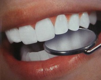 Ученые предложили новый способ дезинфекции зубных протезов