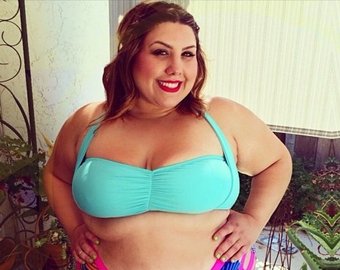 Социальные сети заполонили толстые женщины в купальниках