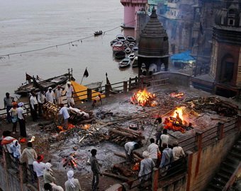 В Индии "покойник" очнулся на погребальном костре