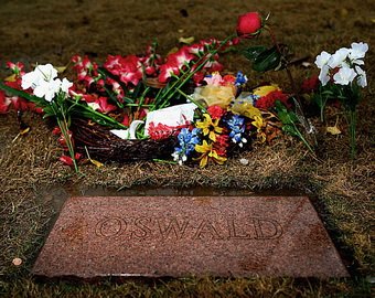 Гроб убийцы Джона Кеннеди ушел с молотка