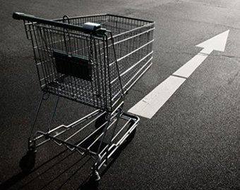 Мужчина ушёл от погони на тележке из супермаркета