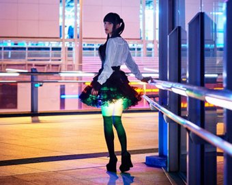 В Японии в продажу поступили юбки с подсветкой