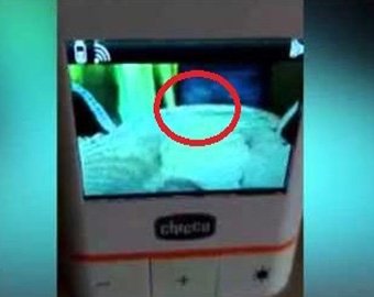 Видеоняня засекла призрака над детской кроваткой