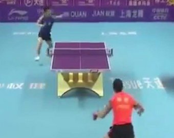 Китайские спортсмены показали миру "космический пинг-понг"