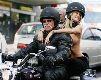 В Новой Зеландии прошел порнопарад на мотоциклах