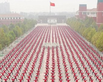 50 тысяч китайцев одновременно занялись на улице гимнастикой