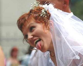Брошенная по СМС невеста пробежала 5 км в свадебном платье