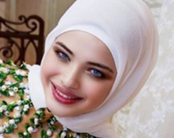 17-летнюю чеченку осудили за участие в рекламе хиджабов