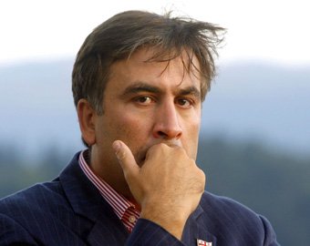 Саакашвили появился на публике в нелепом наряде