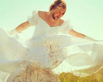 Жених надел свадебное платье из-за страха невесты показаться толстой