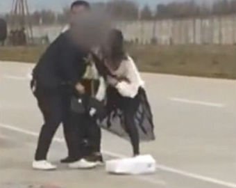 В Китае задержали рейс из-за драки супругов в аэропорту