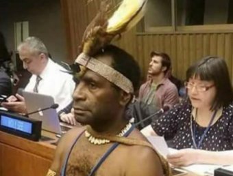 Посол-папуас пришел на саммит ООН в одной повязке