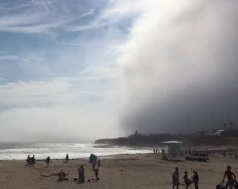 "Облако апокалипсиса" напугало отдыхающих на пляже (ВИДЕО)