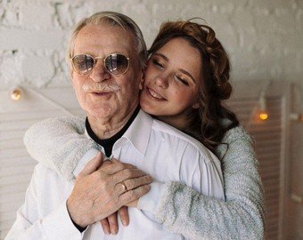 Молодая жена Ивана Краско Наталья написала портрет к его 87-летию