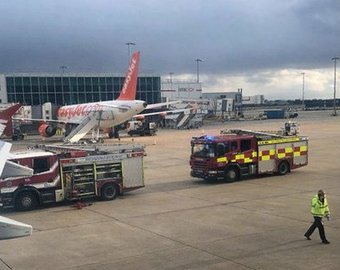 В аэропорту Лондона российский самолет наехал на ногу сотруднику наземной службы