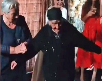 91-летняя бабушка лихо зажгла на свадьбе