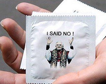 Американцев попросили перестать стирать презервативы