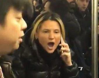 Эмигрантка избила азиатку в метро Нью-Йорка