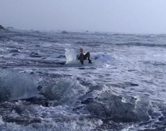 Пенсионерка села на льдину и уплыла в Исландию